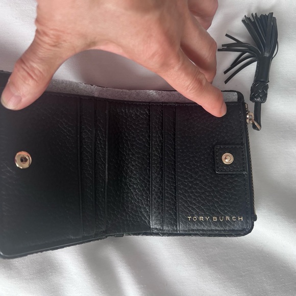 New Tory Burch Thea wallet - Picture 4 of 7